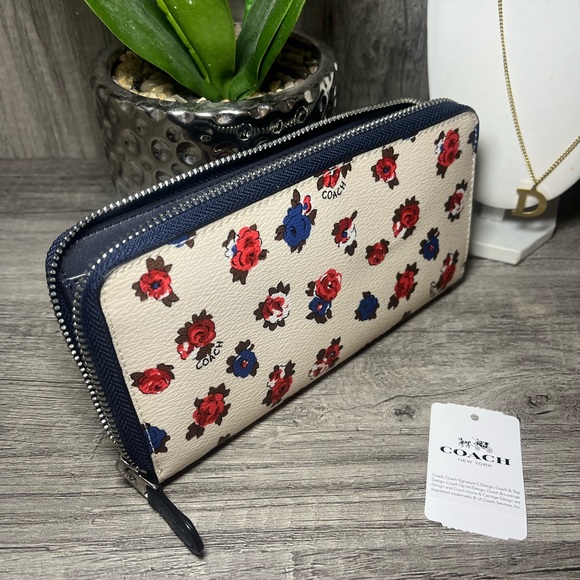 Authentic Coach floral print Wallet - Picture 4 of 4